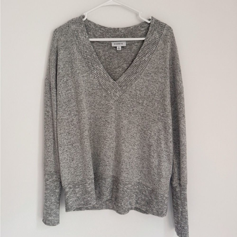 Evereve Grey V-Neck Sweater